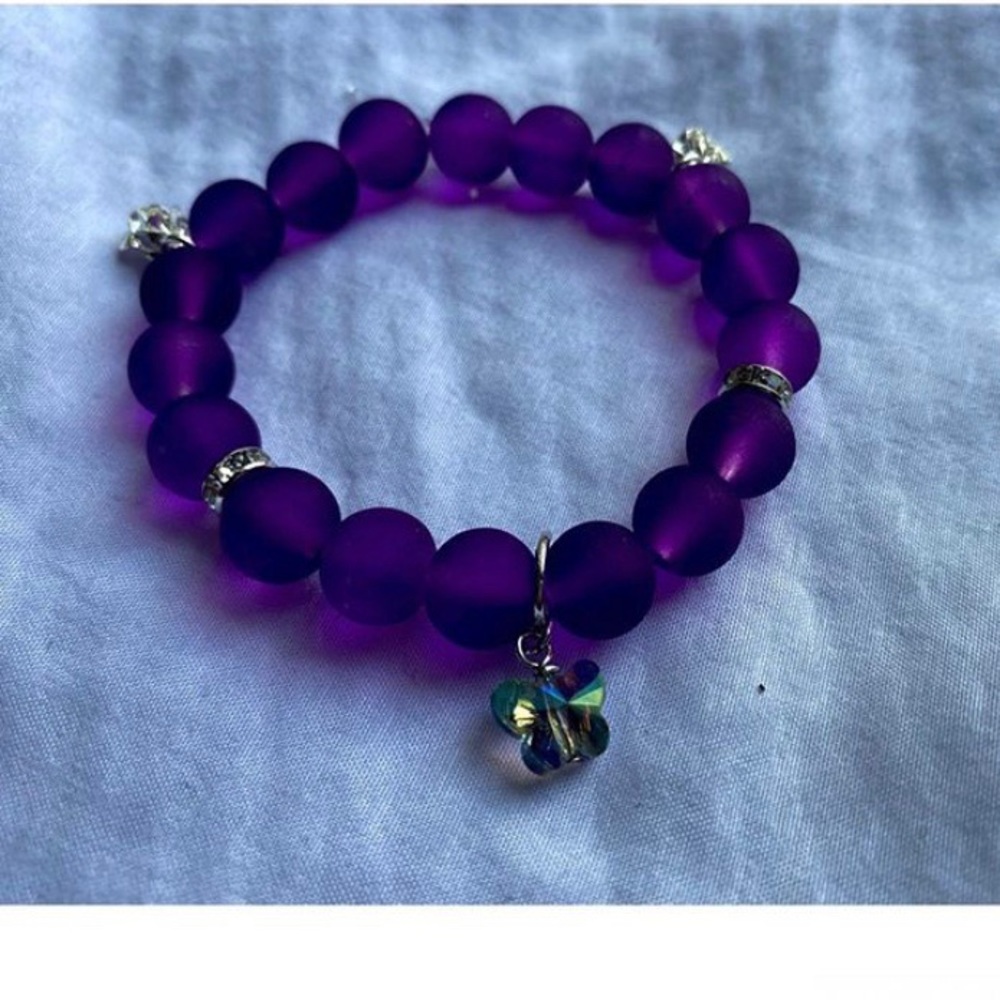 Purple Beads bracelet with some cute charms🦋🤍❕